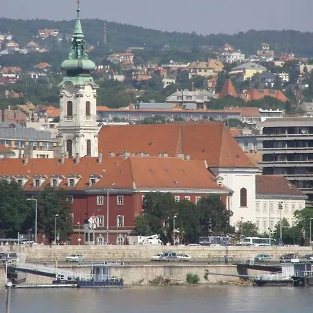 Ambient Aura Budapest