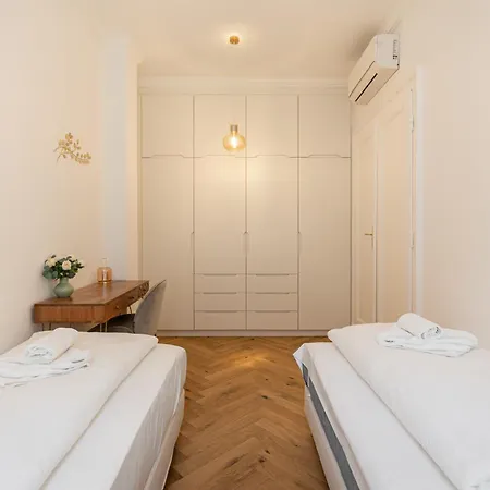 Apartment Ambient Aura