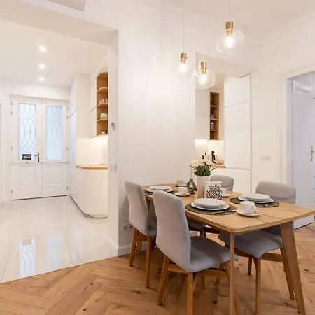 Ambient Aura Apartament *