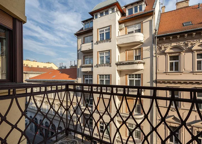 Ambient Aura Budapest