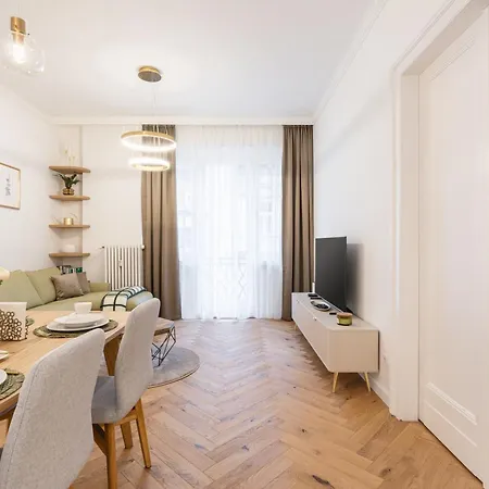 Ambient Aura Budapest